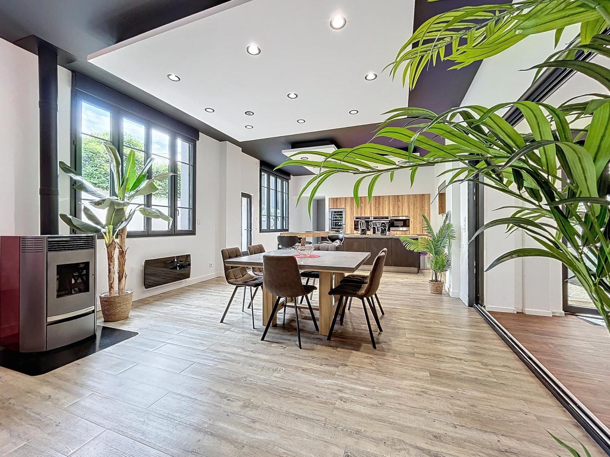 Loft Terrasse Avec Spa Proche Centre Historique Монлюсон Экстерьер фото
