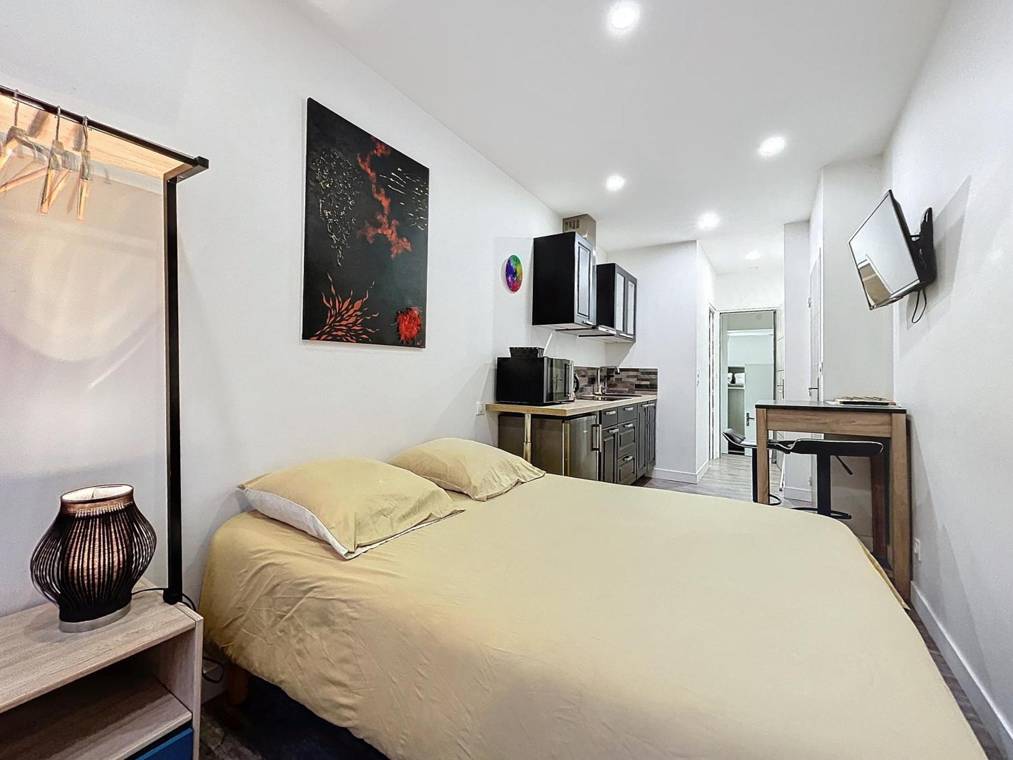 Loft Terrasse Avec Spa Proche Centre Historique Монлюсон Экстерьер фото