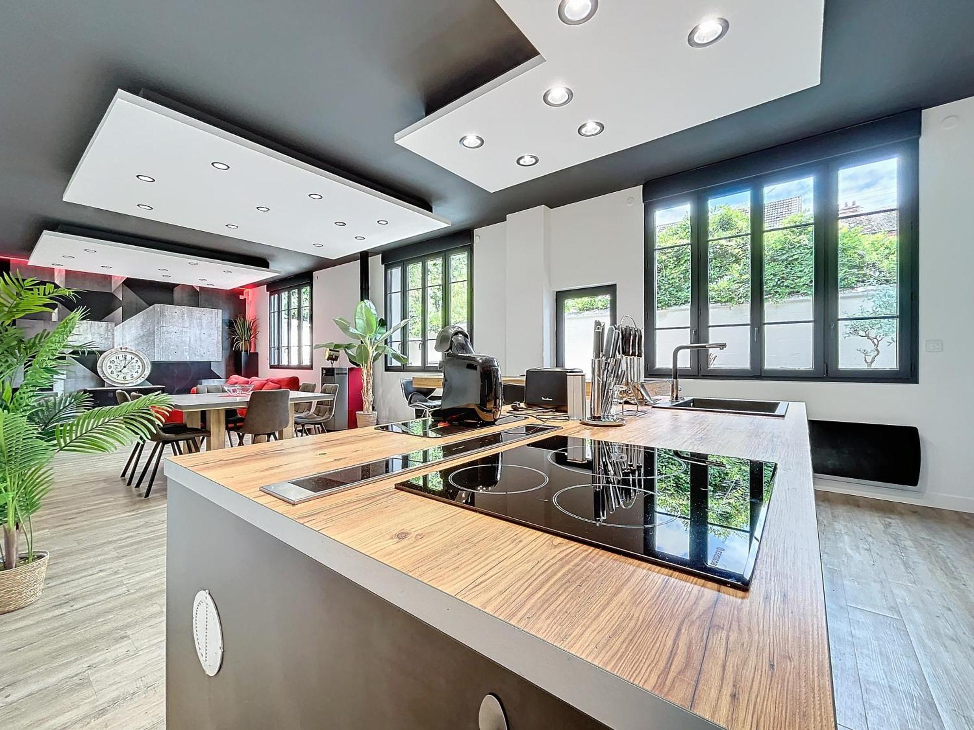 Loft Terrasse Avec Spa Proche Centre Historique Монлюсон Экстерьер фото