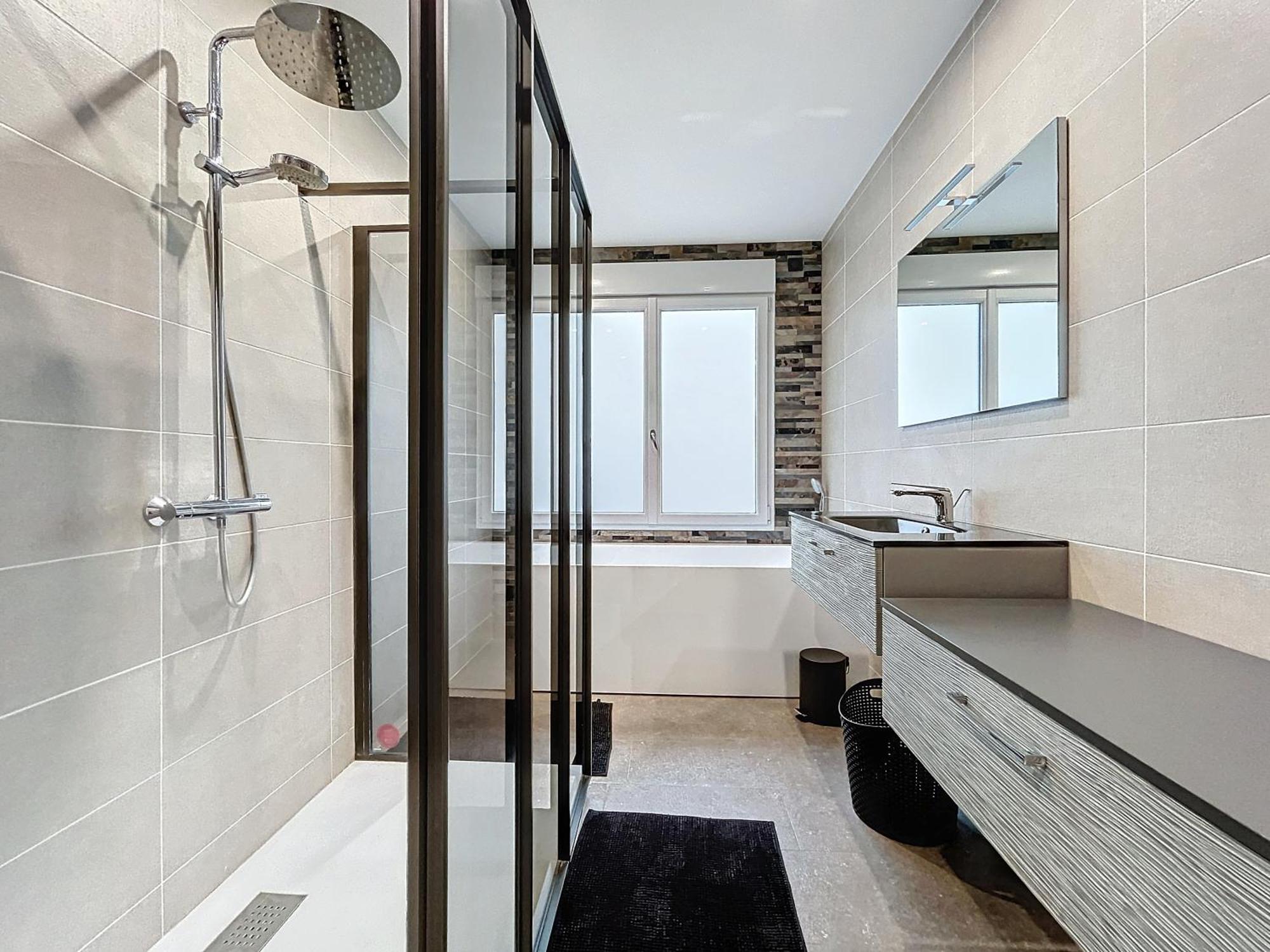 Loft Terrasse Avec Spa Proche Centre Historique Монлюсон Экстерьер фото
