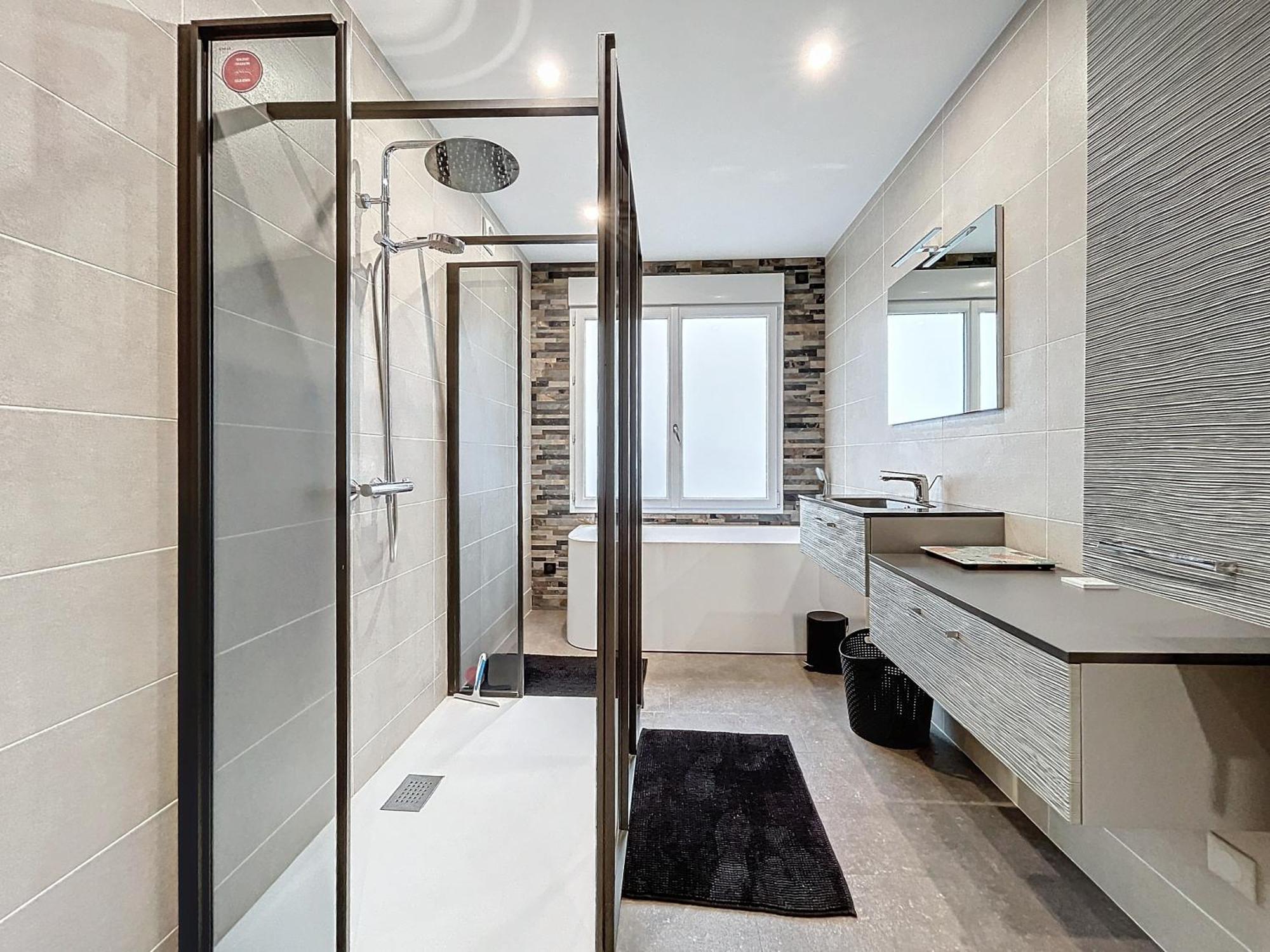 Loft Terrasse Avec Spa Proche Centre Historique Монлюсон Экстерьер фото