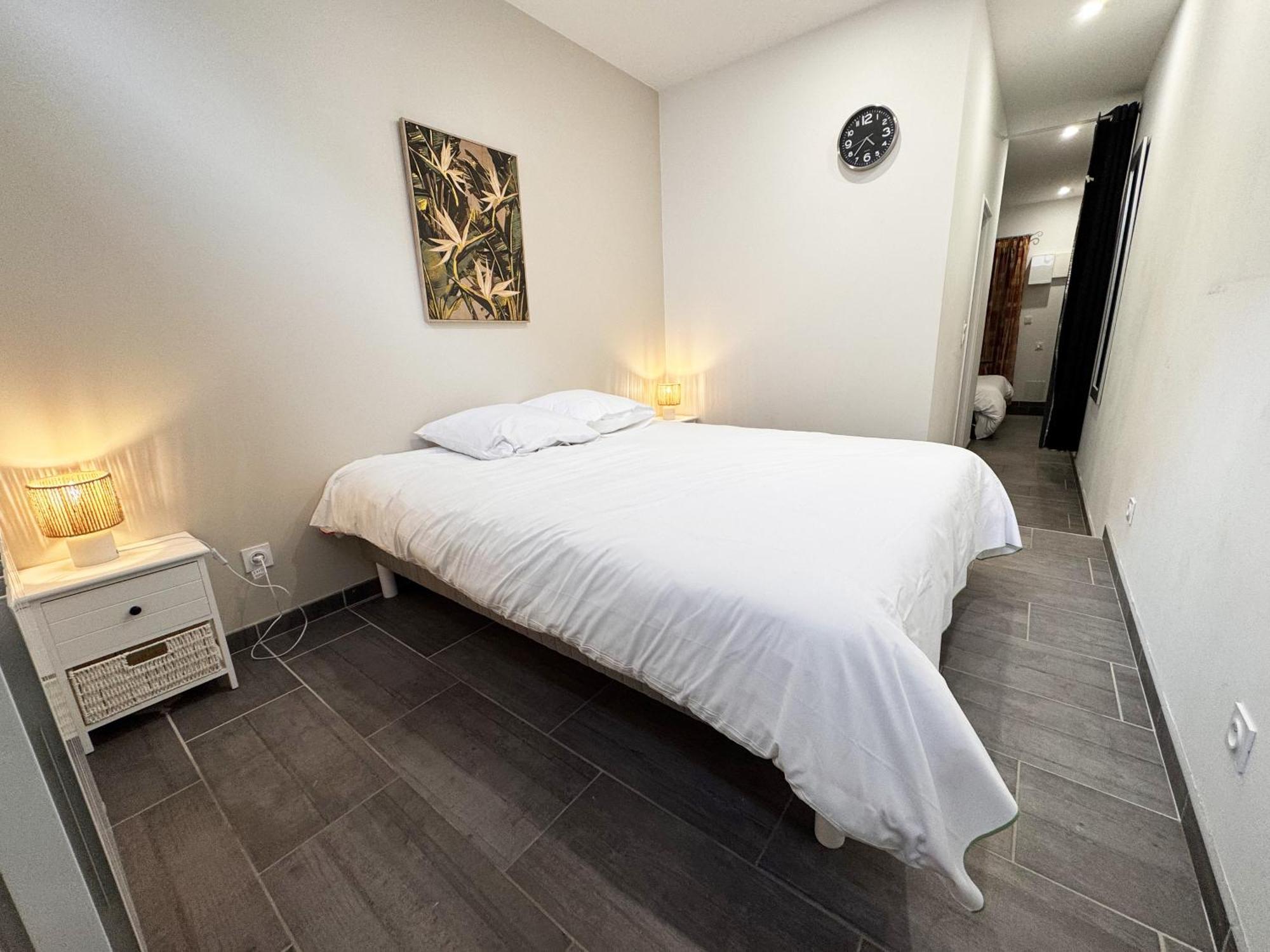 Loft Terrasse Avec Spa Proche Centre Historique Монлюсон Экстерьер фото